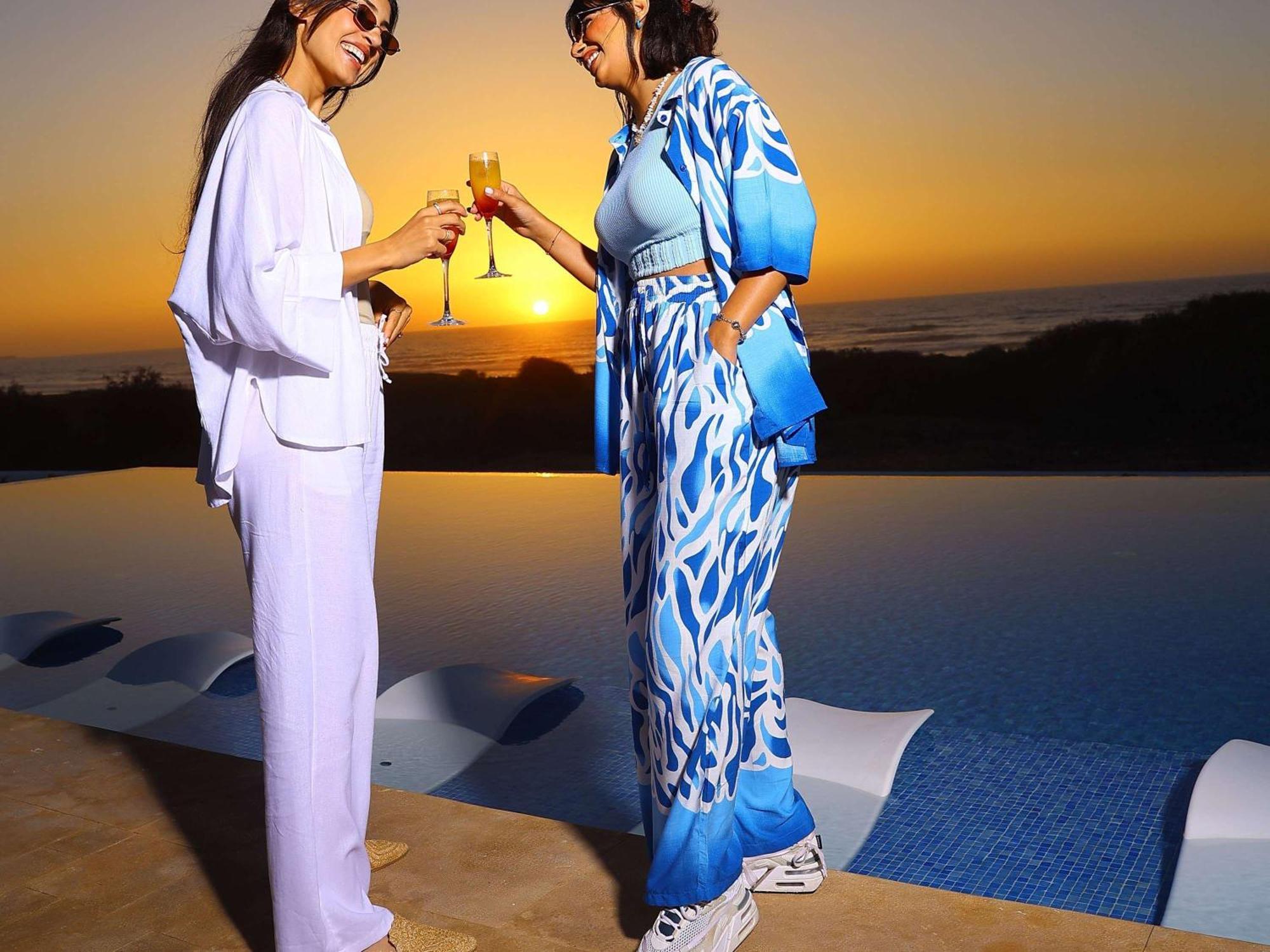 Pullman Mazagan Royal Golf & Spa El Jadida Buitenkant foto Two women wearing kaftans