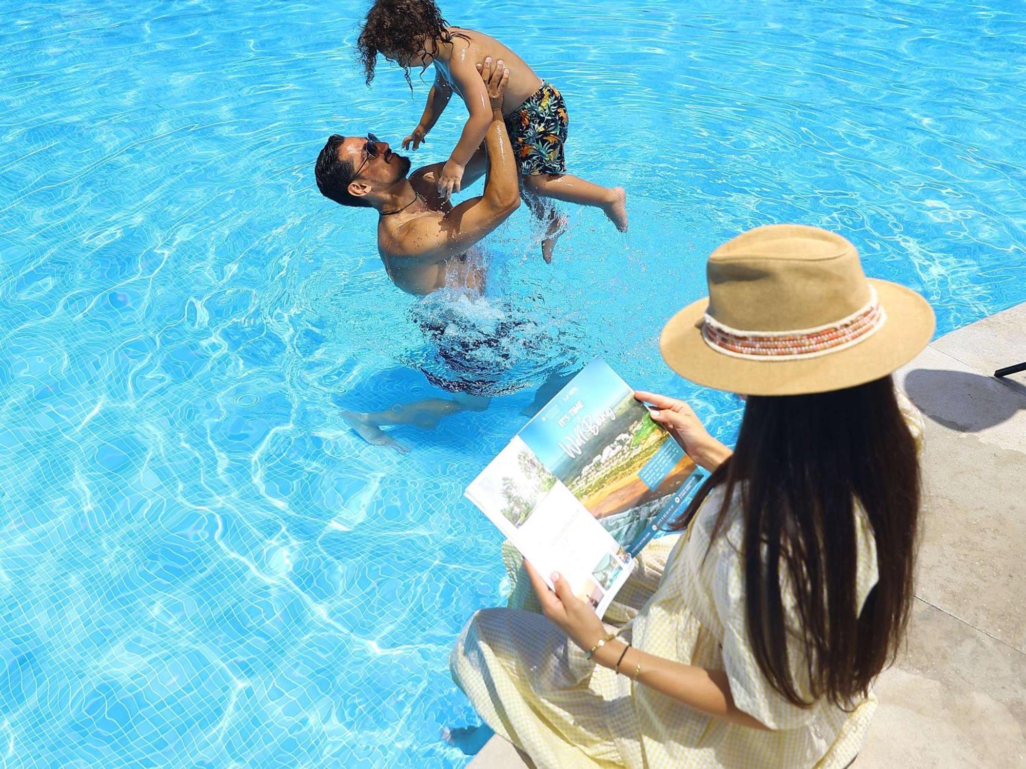 Pullman Mazagan Royal Golf & Spa El Jadida Buitenkant foto Family at a pool